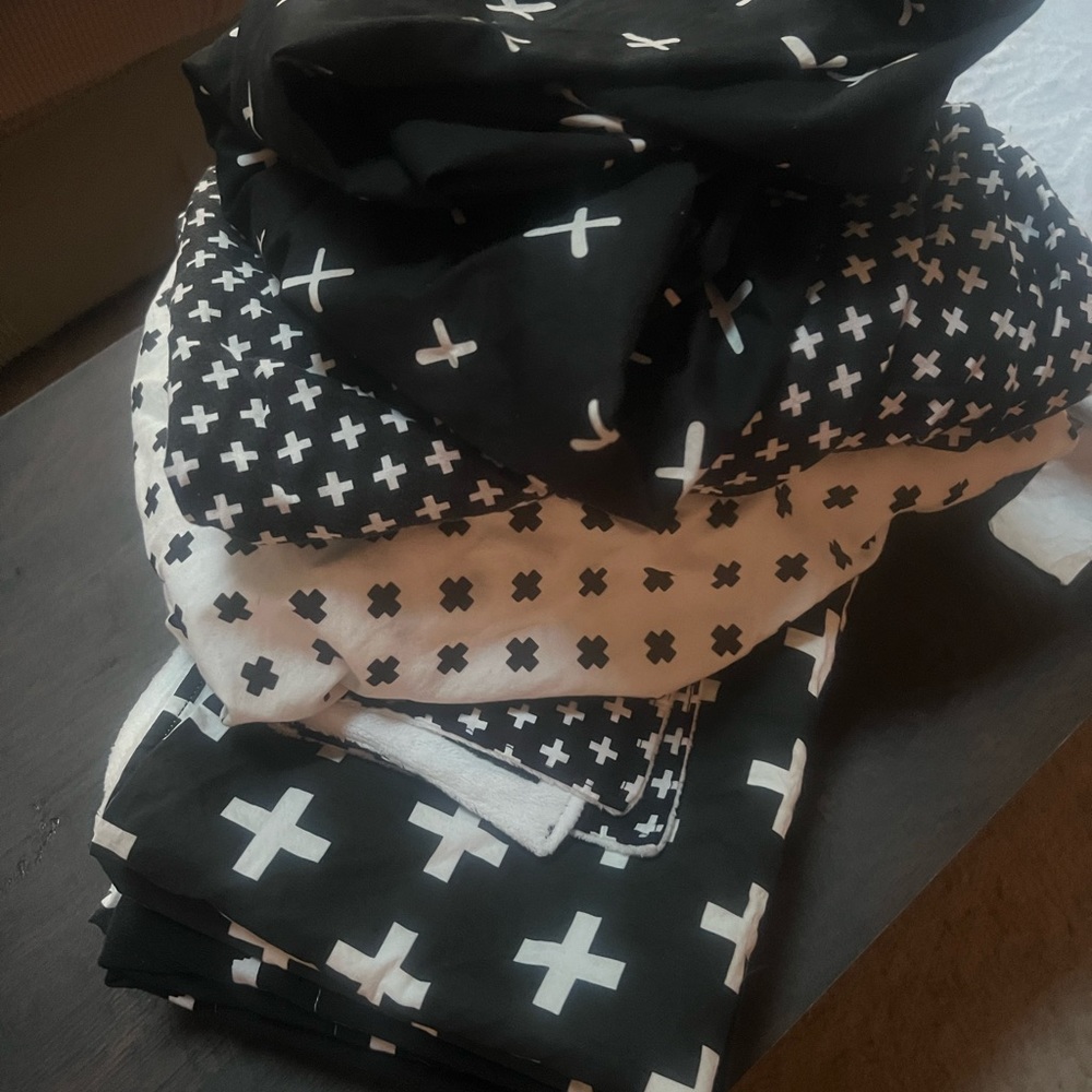 Black and White Baby Bedding/Blankets